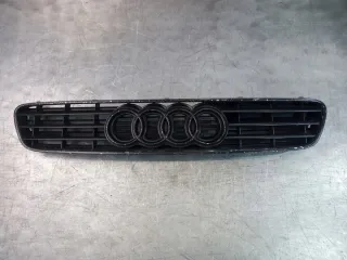 8L0807683 Решетка радиатора Audi A3 8L Арт e12418811, вид 1