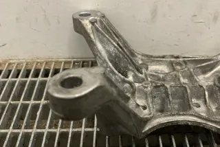 8W0399118 Подушка крепления КПП Audi A4 B9 Арт e12408294, вид 8