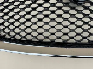 HK83-8B271 Решетка радиатора Jaguar F-Pace Арт e12387425, вид 4