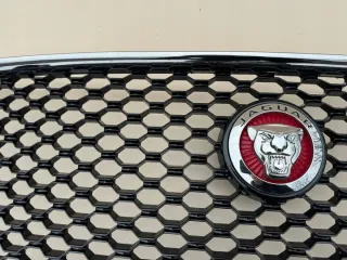 HK83-8B271 Решетка радиатора Jaguar F-Pace Арт e12387425, вид 5