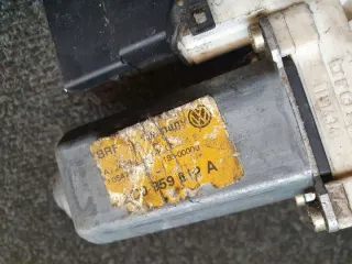 9776105407301 Моторчик стеклоподъемника Volkswagen Golf 4 Арт e12371748, вид 5
