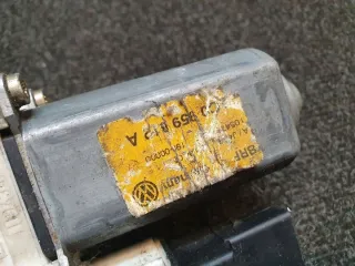 9776105407301 Моторчик стеклоподъемника Volkswagen Golf 4 Арт e12371748, вид 6