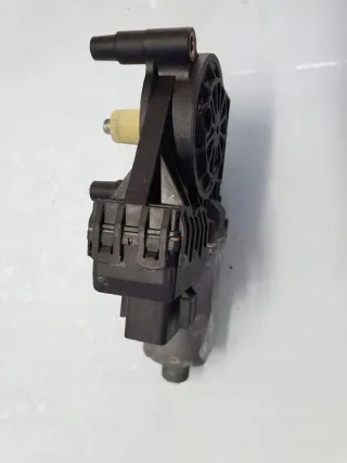 0130821784 Моторчик стеклоподъемника Audi A6 C5 (S6,RS6) Арт e12369853, вид 3