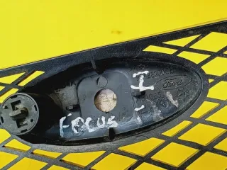 98AB8200CE Решетка радиатора Ford Focus 1 Арт e12290202, вид 4