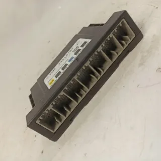 13516182 Блок предохранителей Opel Astra J Арт e12252334, вид 4