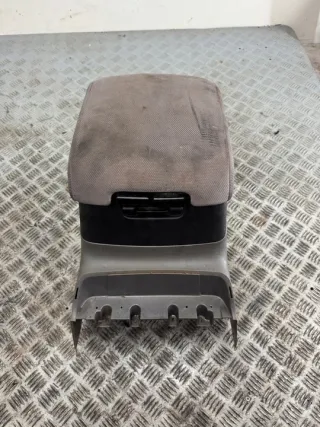  Подлокотник Mitsubishi Pajero 3 Арт e12218592