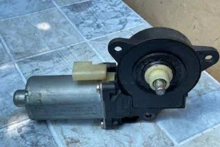 0130821939 Моторчик стеклоподъемника Ford Fiesta 6 Арт e12218113, вид 1