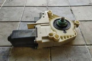 4F0959801D Моторчик стеклоподъемника Audi A4 B7 Арт e12217411, вид 4