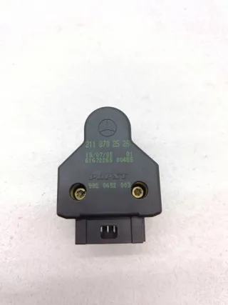 2118702526 Блок предохранителей Mercedes S W221 Арт e12101810, вид 6