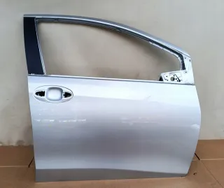 2011-2015 Дверь передняя правая Toyota Yaris 3 Арт e12093994, вид 1