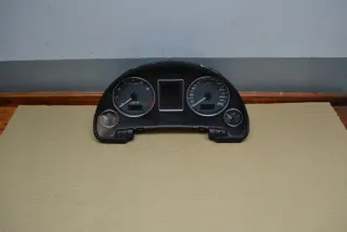 8E0920931F Щиток приборов (приборная панель) Audi A4 B7 Арт e12069983, вид 2