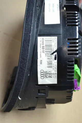 8E0920931F Щиток приборов (приборная панель) Audi A4 B7 Арт e12069983, вид 4