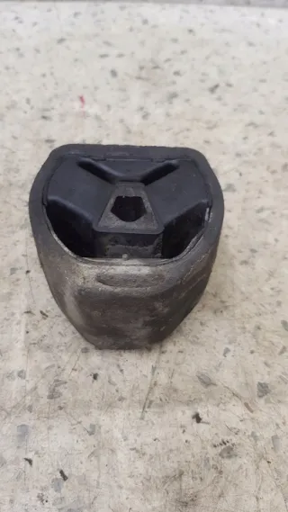8D0399151H Подушка крепления КПП Volkswagen Passat B5 Арт e12069789, вид 1