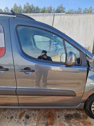 201303- Дверь передняя правая Peugeot Partner 2 Арт e12060079, вид 1