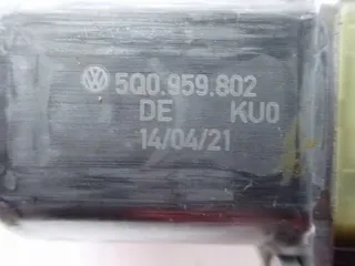 5Q0959802 Моторчик стеклоподъемника Audi A3 8Y Арт e12014741, вид 3