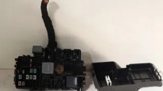 31676133 33357697 Блок предохранителей Volvo V60 1 Арт e11998258, вид 3