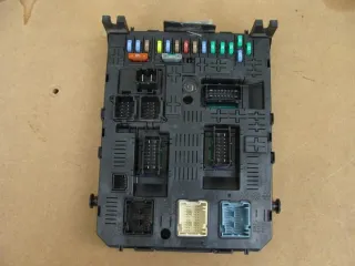 BSI04EV K01-00 9666895380 209777-1 Блок предохранителей Peugeot 3008 1 Арт e11996191, вид 1