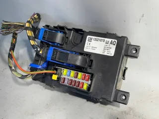 13321078 Блок предохранителей Opel Corsa D Арт e11995830, вид 2