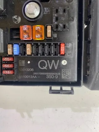 13313206 Блок предохранителей Opel Astra J Арт e11995695, вид 4