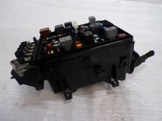 39040854 Блок предохранителей Opel Astra K Арт e11995666, вид 3