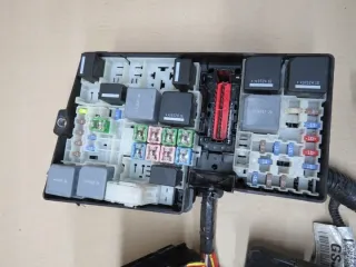 AV6T14A067AD Блок предохранителей Ford Kuga 2 Арт e11991660, вид 3