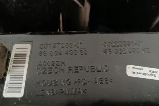 9808243080 Фонарь задний правый Opel Vivaro C Арт e11988509, вид 1