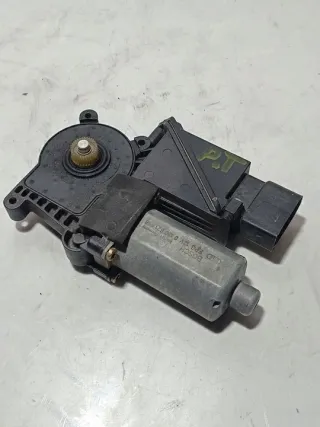 0130821698 Моторчик стеклоподъемника Mercedes A W168 Арт e11963352, вид 1