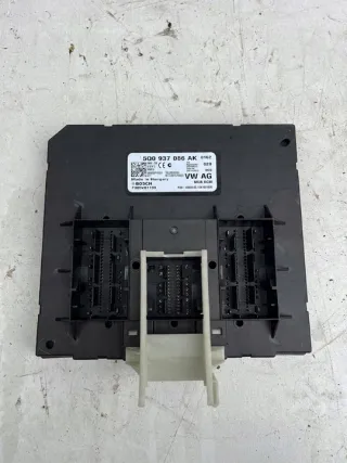 5Q0937086AK Блок предохранителей Volkswagen Passat B8 Арт e11932474, вид 1