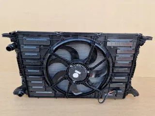 5B467688 8W0121207 8W0145804A 80A145804D 80A145804A 8W0145804D 80A121251D 80A121251C 8W0121251L 8W0121251AK 8W0959455 8W0121003A 8W0959455J 8W0121003G Радиатор (основной) Audi Q5 2 Арт e11908701, вид 1