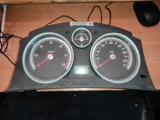13172028 Щиток приборов (приборная панель) Opel Astra H Арт e11907839, вид 1