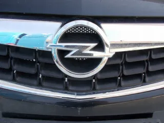 13266577 Решетка радиатора Opel Astra J Арт e11848527, вид 4
