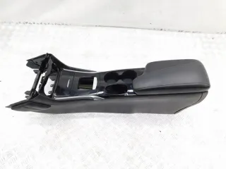 96992-5DF0A 96924-5DF0A Подлокотник Infiniti Q30 Арт e11796847