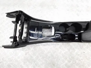 96992-5DF0A 96924-5DF0A Подлокотник Infiniti Q30 Арт e11796847, вид 4