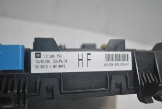 13206758HF 13206758 Блок предохранителей Opel Astra H Арт e11780078, вид 3