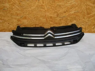 9812063477 Решетка радиатора Citroen C3 3 Арт e11776253, вид 1