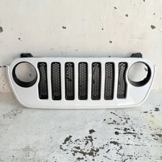 2018-2025 6BY75TRMAC Решетка радиатора Jeep Wrangler JK restailing Арт e11753131