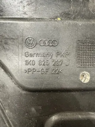 1K0825237J Декоративная крышка двигателя Audi A3 8P Арт e11749704, вид 2