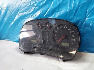 1J0920802E Щиток приборов (приборная панель) Volkswagen Golf 4 Арт e11740801, вид 3