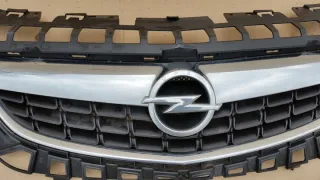 13266577 GRIOPEASTJ-040325 Решетка радиатора Opel Astra J Арт e11730065, вид 4