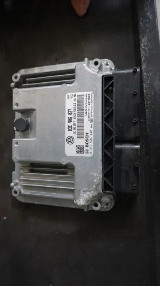 03C906027F 03C906027 Блок управления двигателем Volkswagen Tiguan 1 Арт e11704360, вид 1