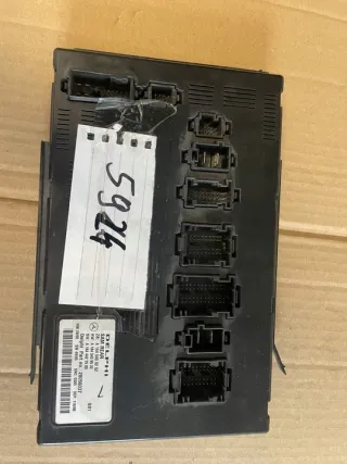 A1645409262 A1645459532 Блок предохранителей Mercedes R W251 Арт e11691658, вид 1