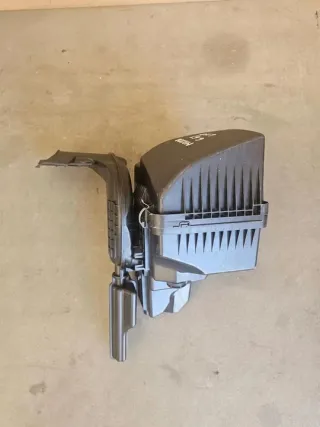 2012-2016 SH01133AY Корпус воздушного фильтра Mazda 3 BM Арт e11681015, вид 7