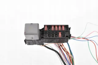 8266647610 82666-47610 Блок предохранителей Toyota Prius 4 Арт e11672156, вид 4