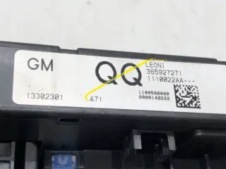 13302301 LORK-1437-32093 Блок предохранителей Opel Astra J Арт e11670770, вид 4