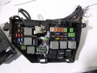 13449211 Блок предохранителей Opel Astra J Арт e11670767, вид 1