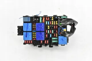 8200900821 8200587121 Блок предохранителей Nissan Juke 2 Арт e11670532, вид 1