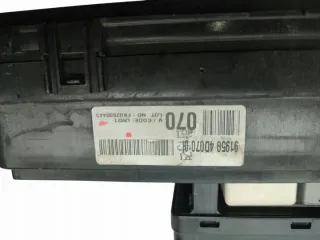 2006-2012 919504D070 Блок предохранителей Kia Carnival 3 Арт e11669592, вид 3