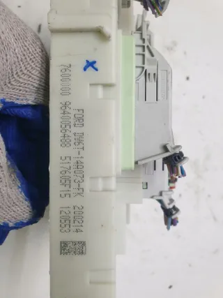 DV6T-14A073-FK Блок предохранителей Ford Kuga 2 Арт e11668875, вид 3