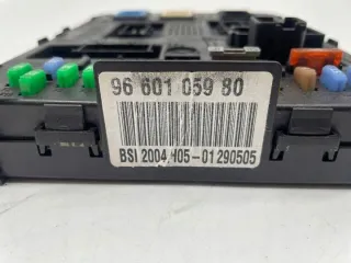 9660105980 Блок предохранителей Citroen C4 1 Арт e11668327, вид 2