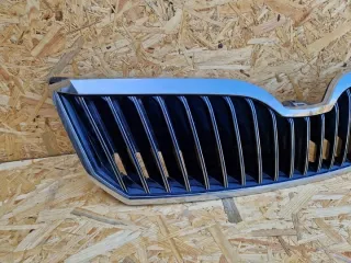 3T0853668B Решетка радиатора Skoda Superb 2 Арт e11662884, вид 2